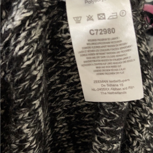 Warm and beautiful sweater. Size S/M - Picture 4 of 5